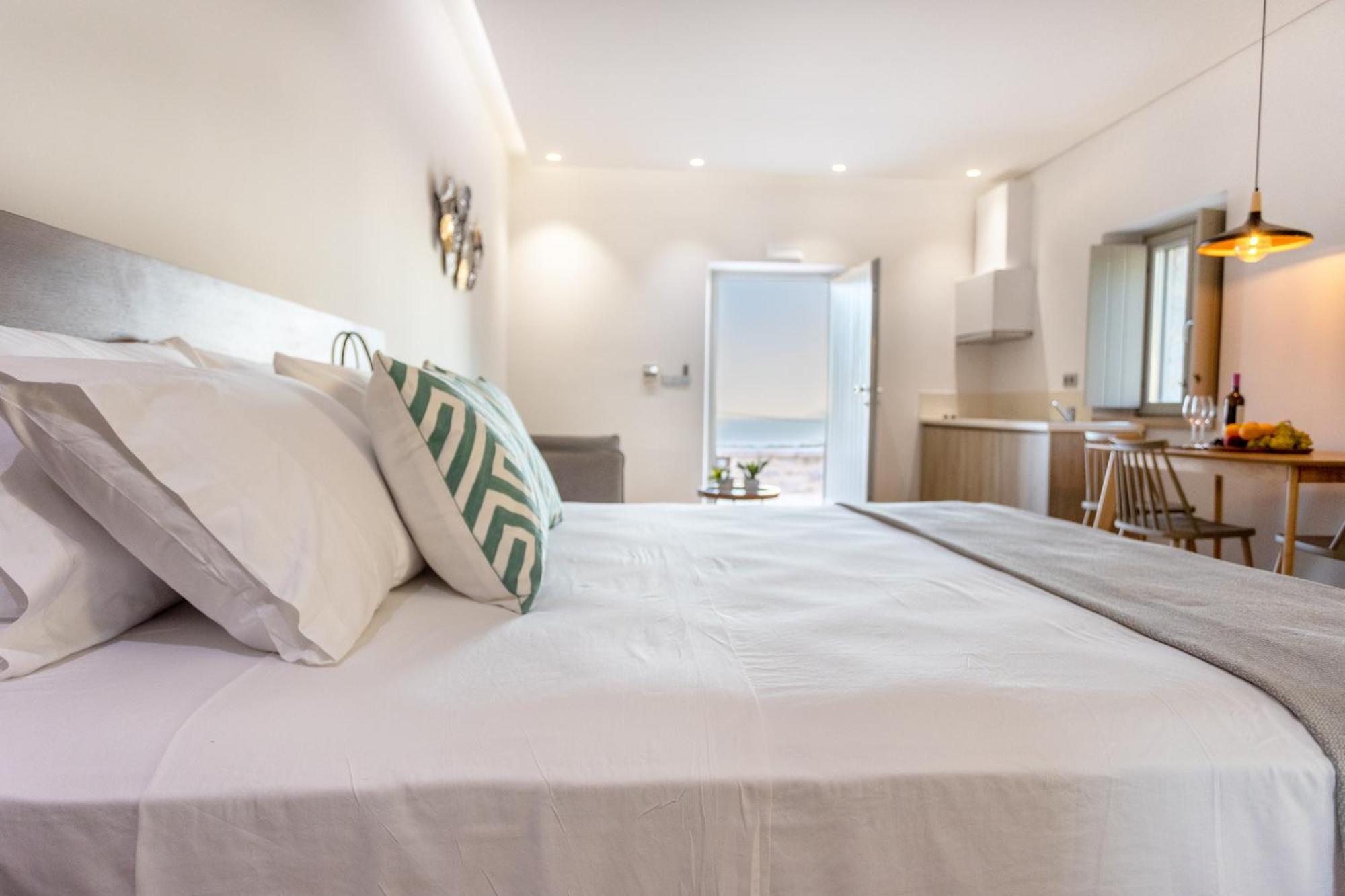 Armantanis Luxury Suites Areopoli Cameră foto